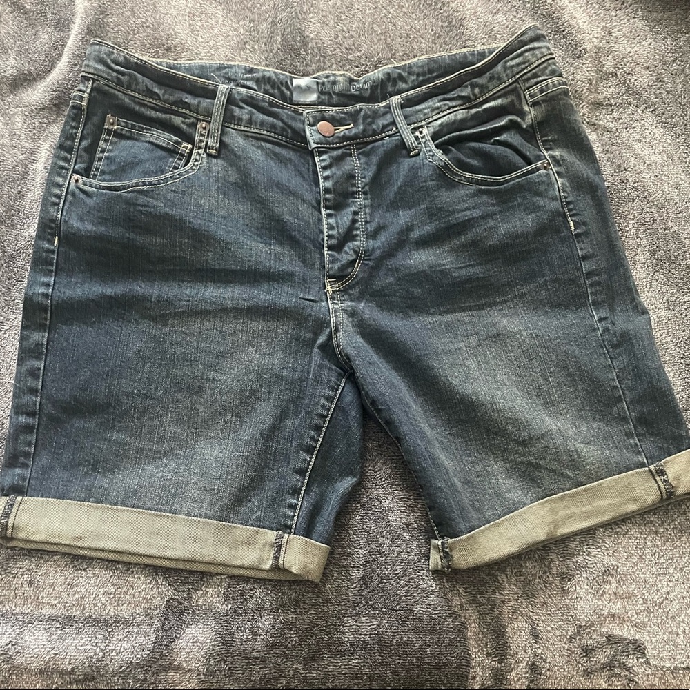 Mossimo Supply Co. premium denim Bermuda shorts mid rise size 14 target shorts